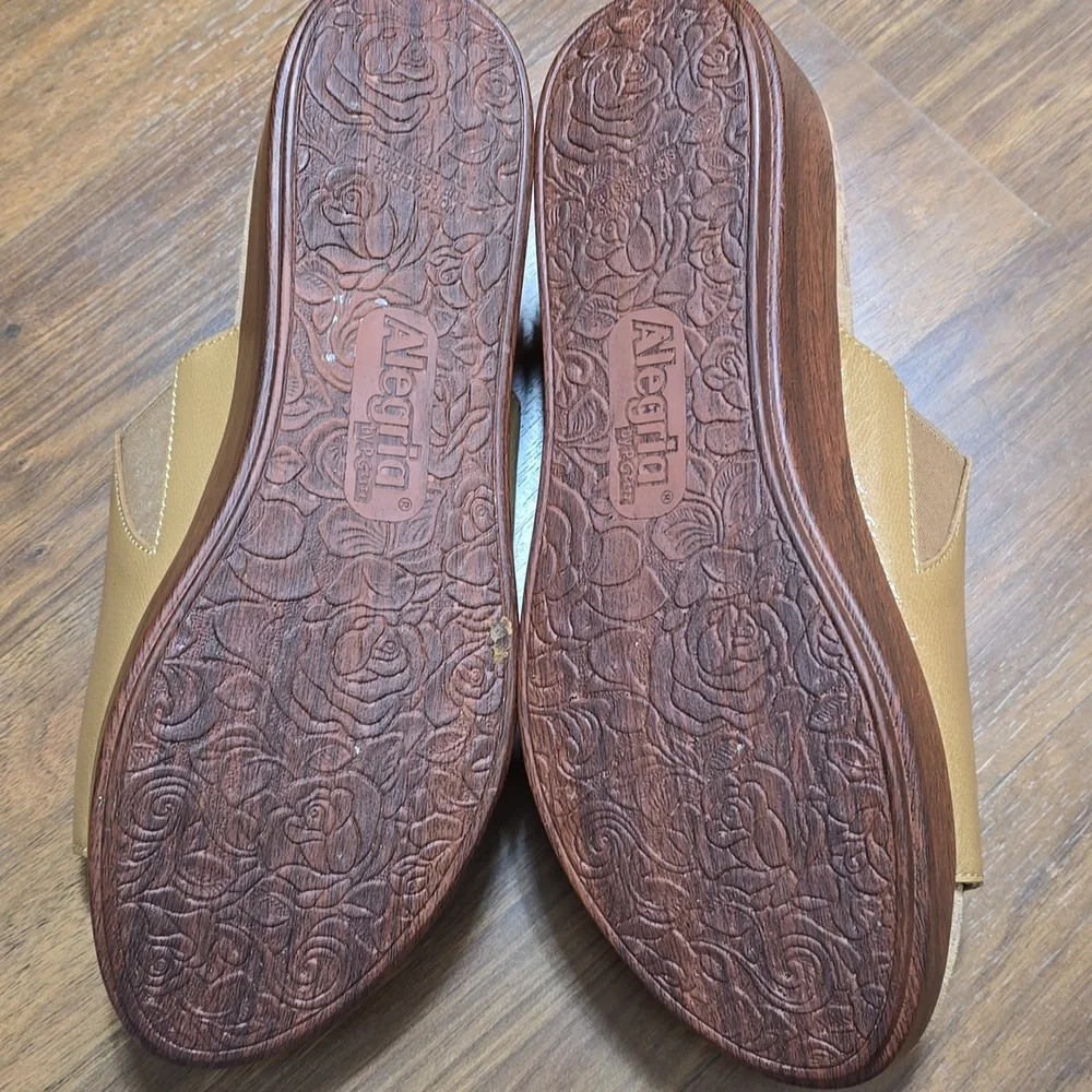 Alegria Triniti Slide Sandals - Fawn